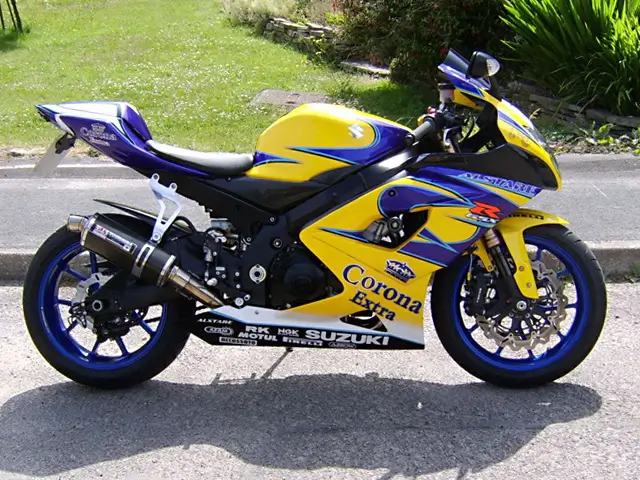 2005-2006-Suzuki-GSX-R1000-Corona-Extra