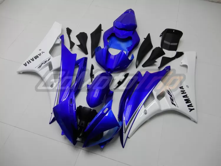 2006-2007-Yamaha-YZF-R6-Blue-White-Fairing-3