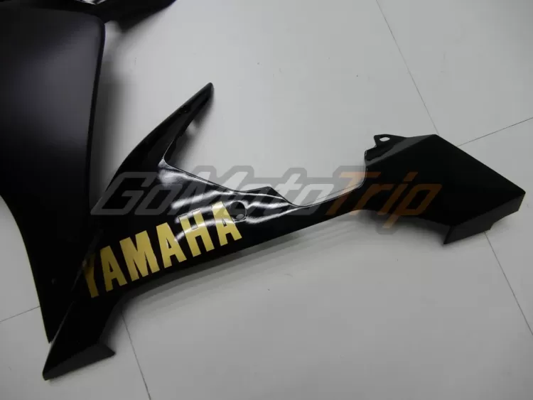 2008-Yamaha-YZF-R1-Raven-Black-Fairing-15