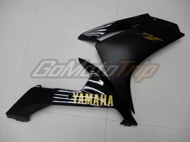 2008-Yamaha-YZF-R1-Raven-Black-Fairing-16