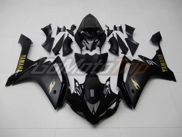 2008-Yamaha-YZF-R1-Raven-Black-Fairing-7