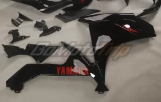 2008-Yamaha-YZF-R1-Raven-Glossy-Black-Red-Fairing-10
