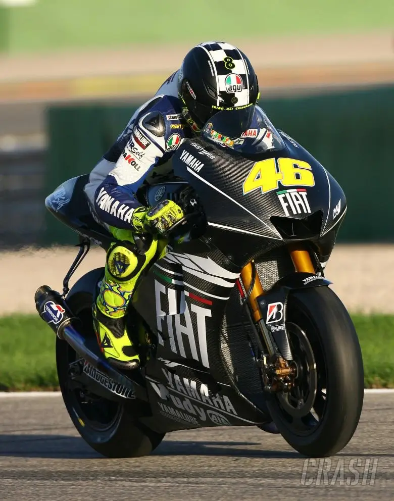 2009-2011-Yamaha-R1-YZR-M1-2008-MotoGP-Test-Jerez