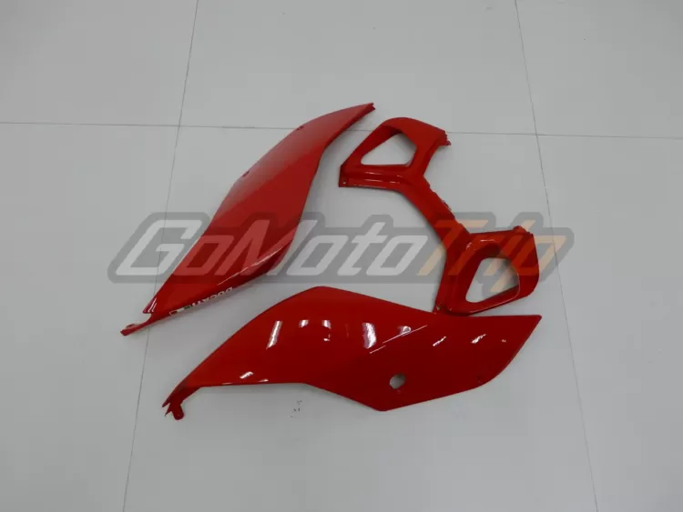 Ducati-1199-PANIGALE-Red-Fairing-14
