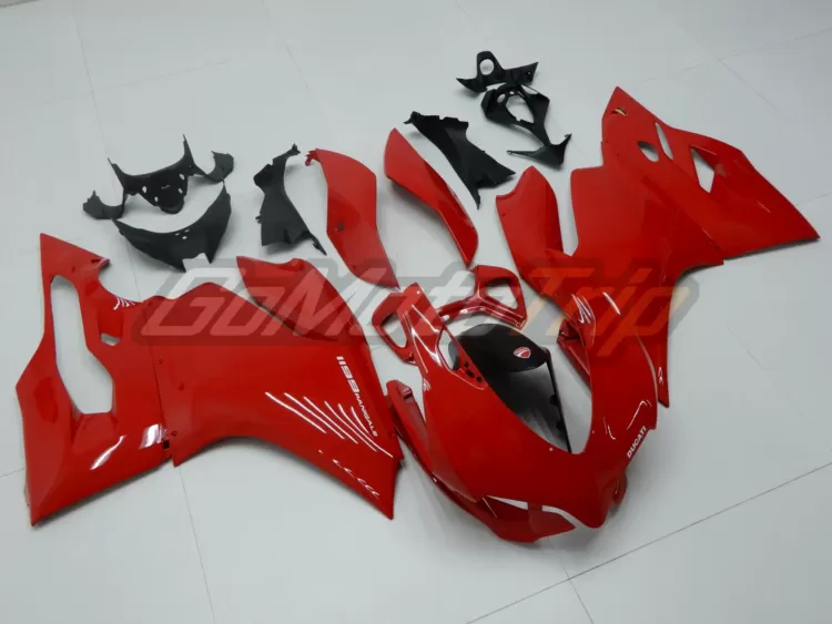 Ducati-1199-PANIGALE-Red-Fairing-2