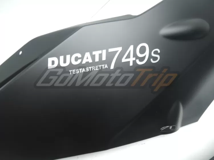 2003-2004-Ducati-749-S-Black-Fairing-10