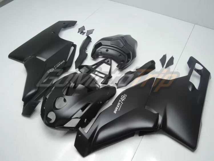 2003-2004-Ducati-749-S-Black-Fairing-2