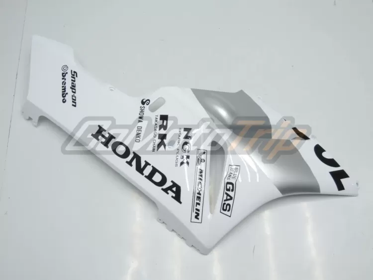 2004-2005-Honda-CBR1000RR-Silver-White-Repsol-Fairing-14