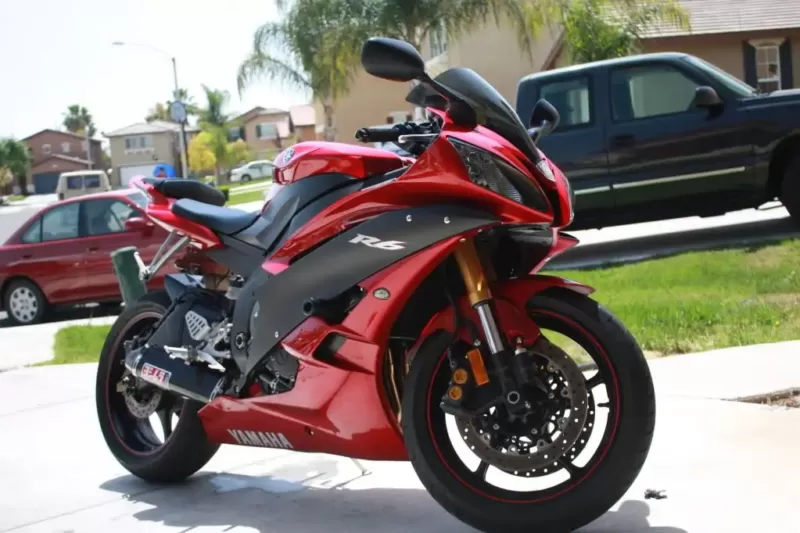 2007-Yamaha-YZF-R6-Candy-Red