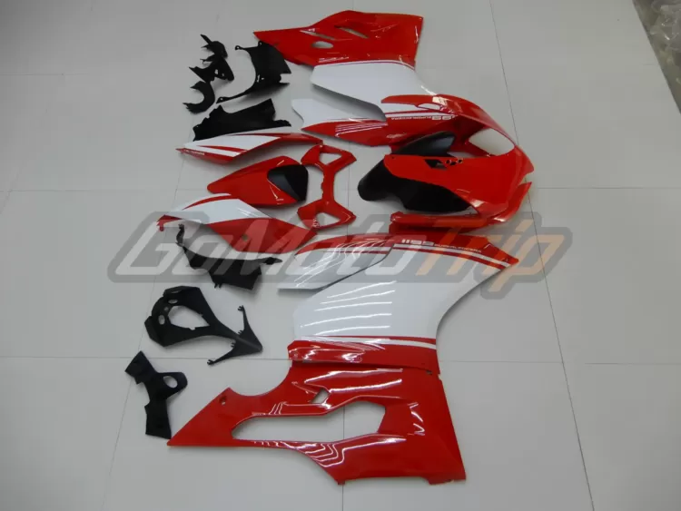 2014-Ducati-1199-Superleggera-Fairing-5