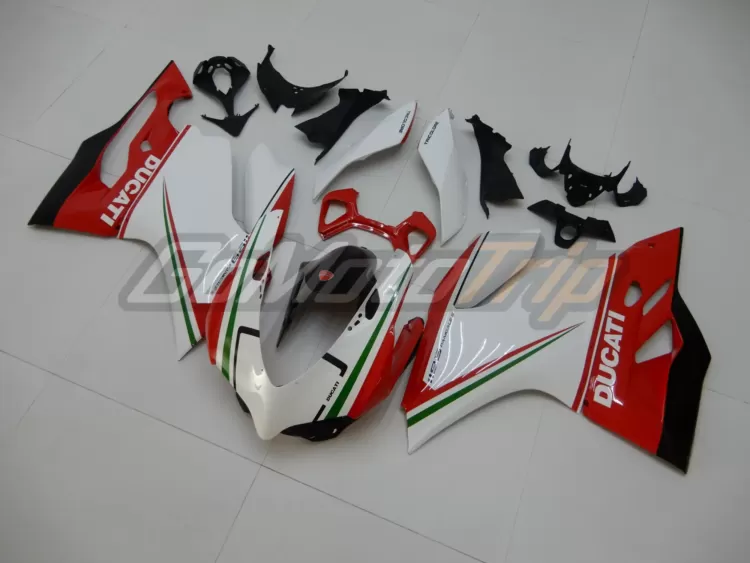 Ducati-1199-PANIGALE-S-Tricolore-Fairing-2