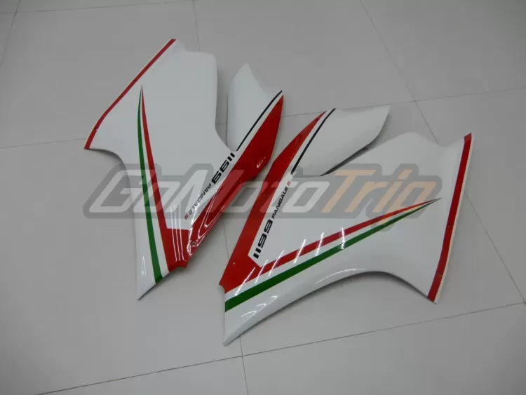 Ducati-1199-PANIGALE-S-Tricolore-Fairing-23