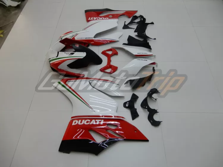 Ducati-1199-PANIGALE-S-Tricolore-Fairing-3