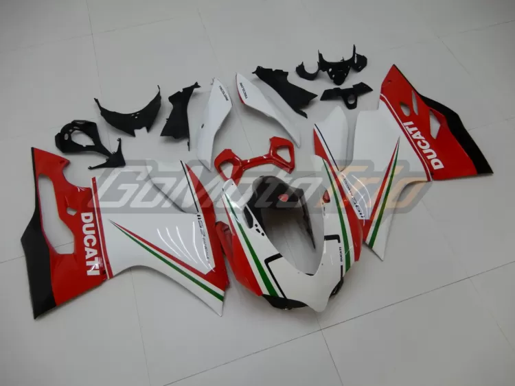 Ducati-1199-PANIGALE-S-Tricolore-Fairing-6