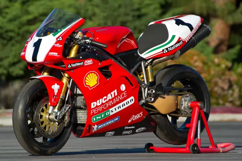 Ducati-748-916-996-998-WSBK