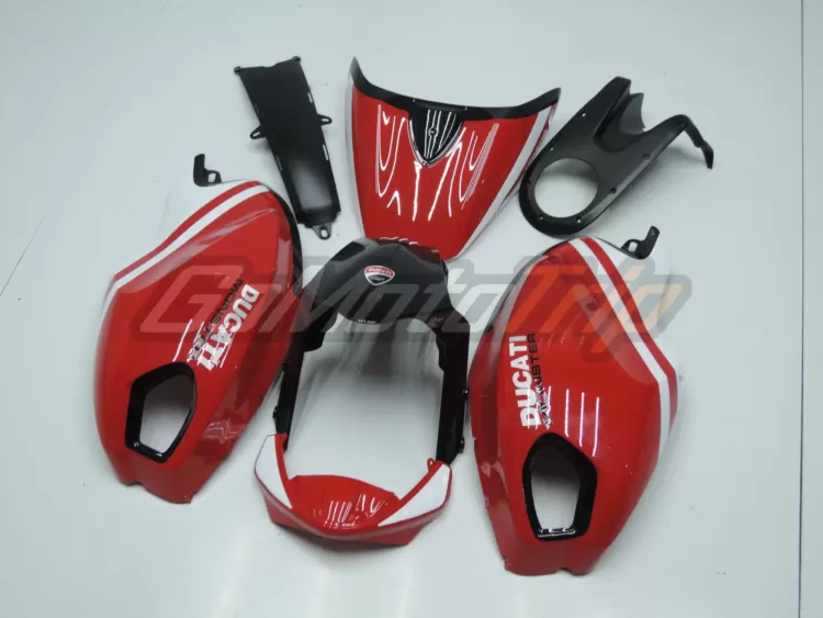 Ducati-Monster-696-796-1100-Red-Fairing-1