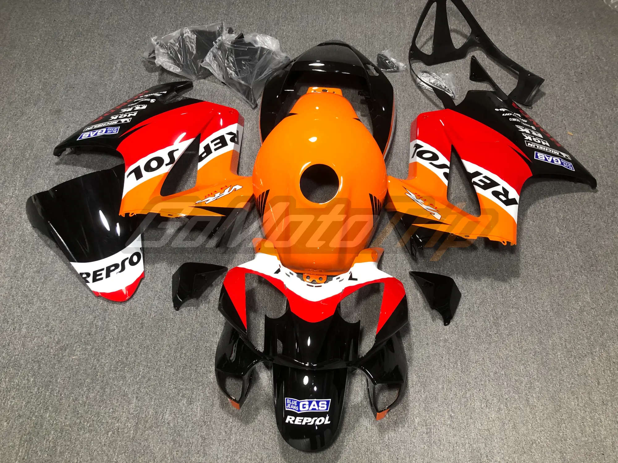 Rider-Review-131251-Mathieu-2002-2013-Honda-VFR800-Repsol-Fairing-2