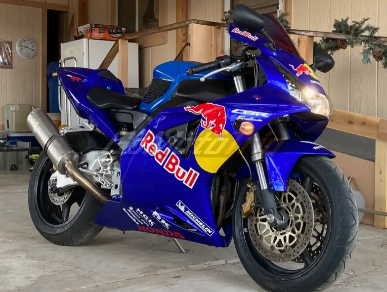 Rider-Review-88063-Geoff-CBR954RR-Red-Bull-Fairing