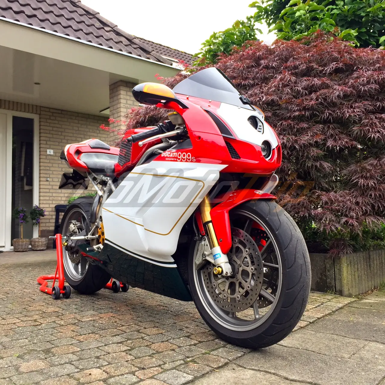 Rider-Review-Bob-Ducati-999-s-TriColore-Fairing-2