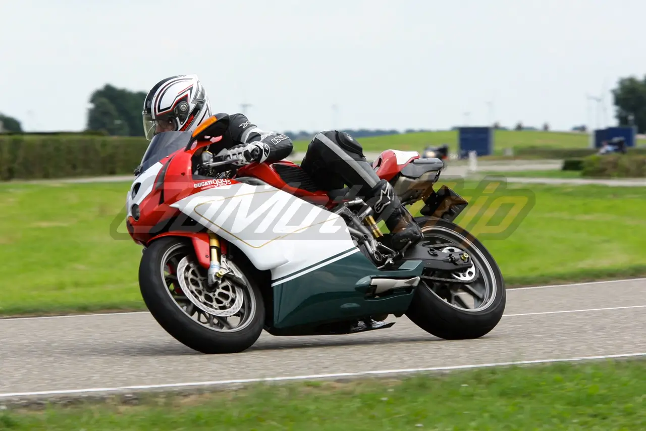 Rider-Review-Bob-Ducati-999-s-TriColore-Fairing-3