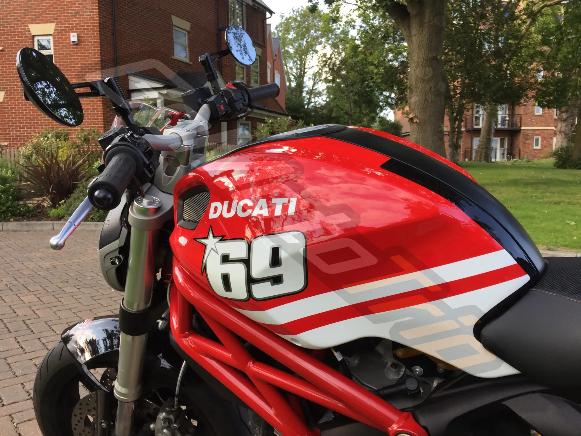Rider-Review-Masha-Ducati-Monster-Nicky-Hayden-Fairing-4