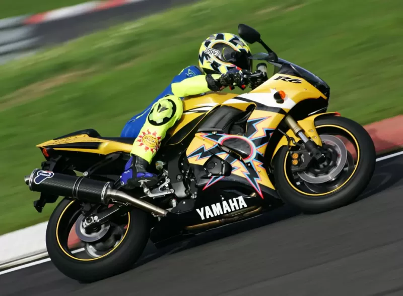 2003-2005-Yamaha-YZF-R6-Rossi