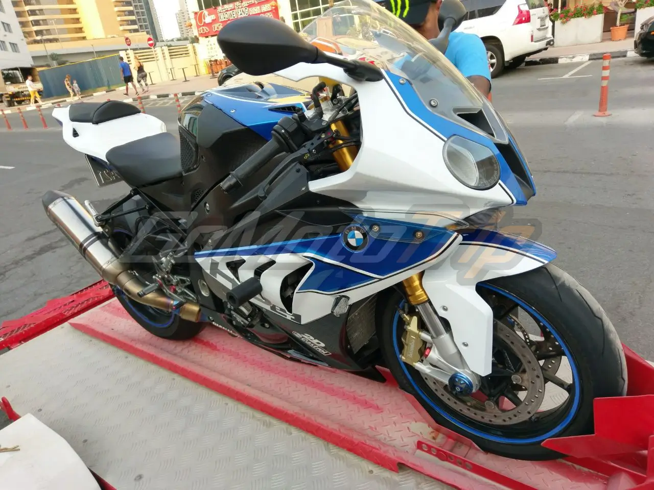 Rider-Review-G-BMW-S1000RR-HP4-Fairing-5