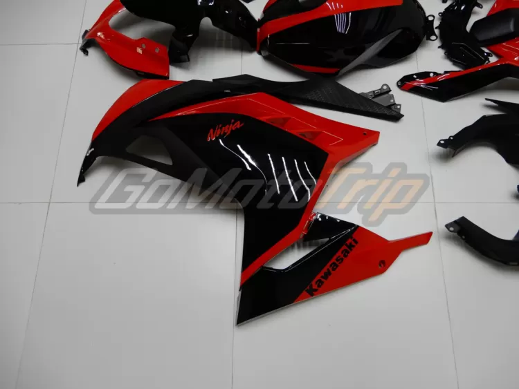 Kawasaki Ninja 300 Black Red Fairing 10
