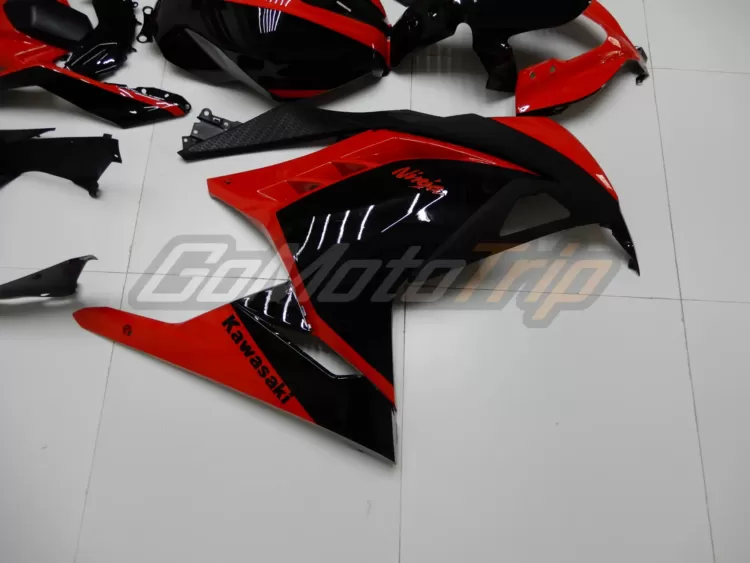Kawasaki Ninja 300 Black Red Fairing 11