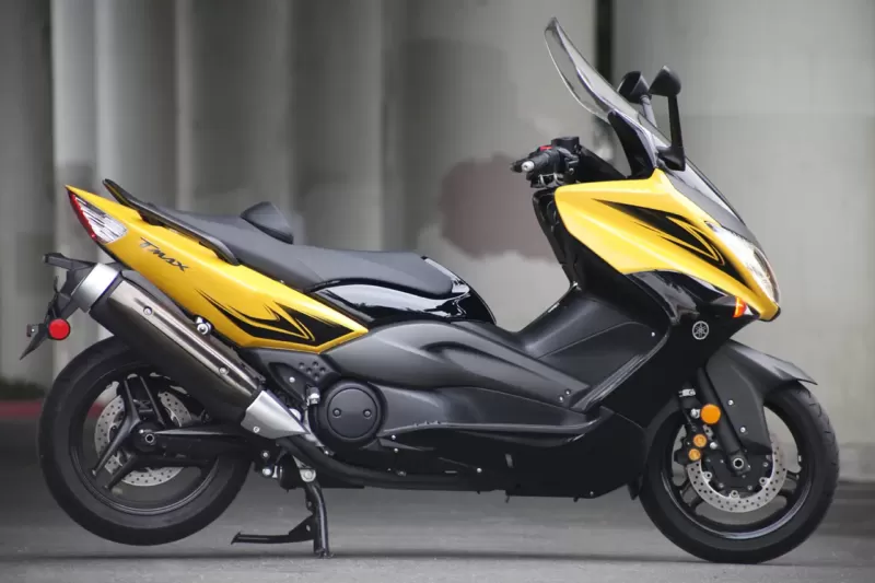 2008-2011-Yamaha-TMAX-500-Yellow
