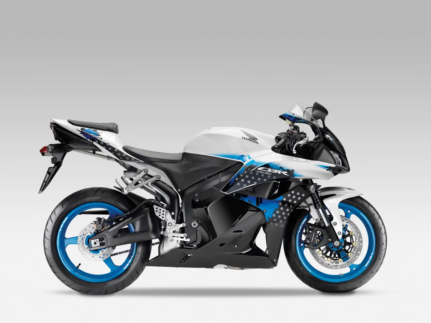 CBR-600-RR-LIMITED-EDITION-2