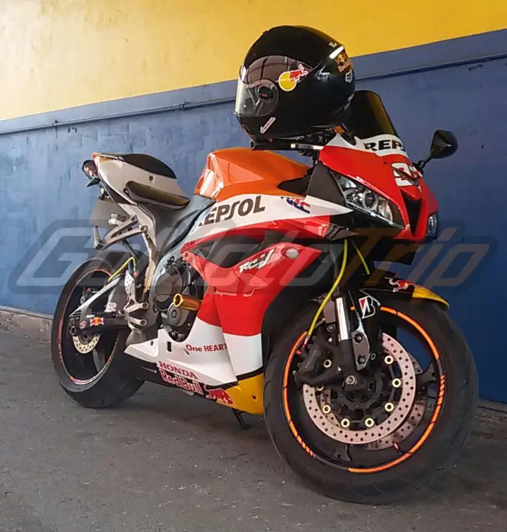 Rider-Review-Andre-CBR600RR-Fairing