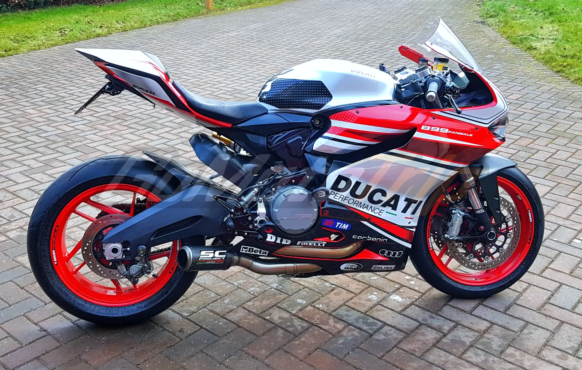 Rider-Review-Matt-Ducati-899-Panigale-Titisan-Superbike-Bodywork-2