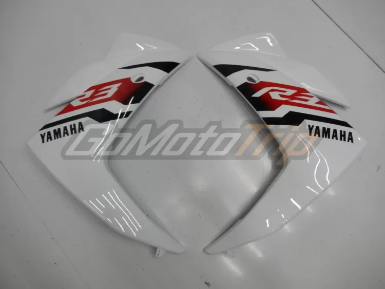 2015-Yamaha-YZF-R3-Rapid-Red-Fairing-15