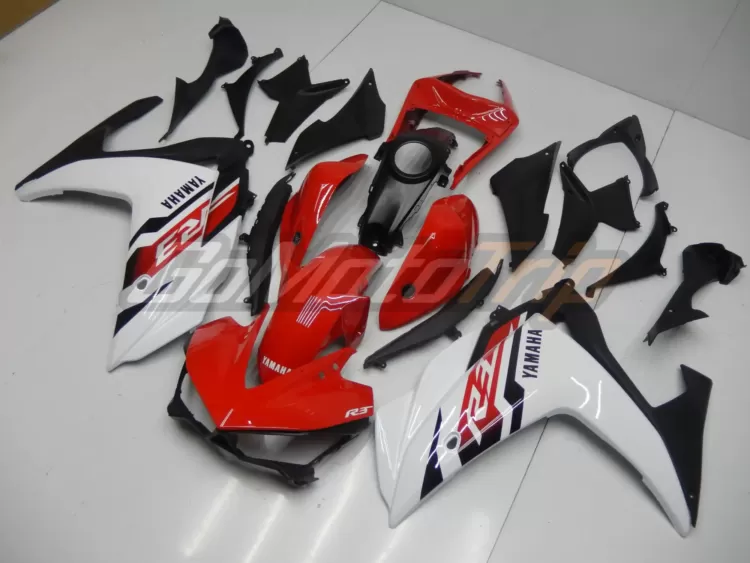 2015-Yamaha-YZF-R3-Rapid-Red-Fairing-2
