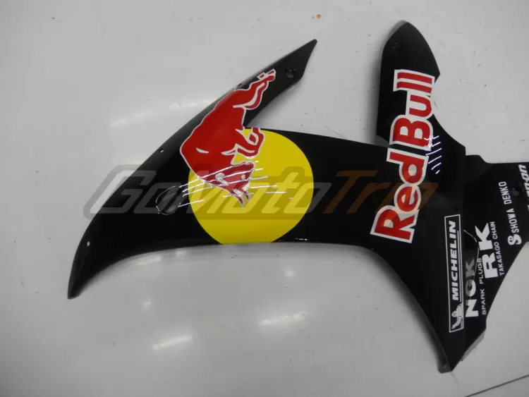 2002-2003-Yamaha-YZF-R1-Black-Red-Bull-Fairing-15