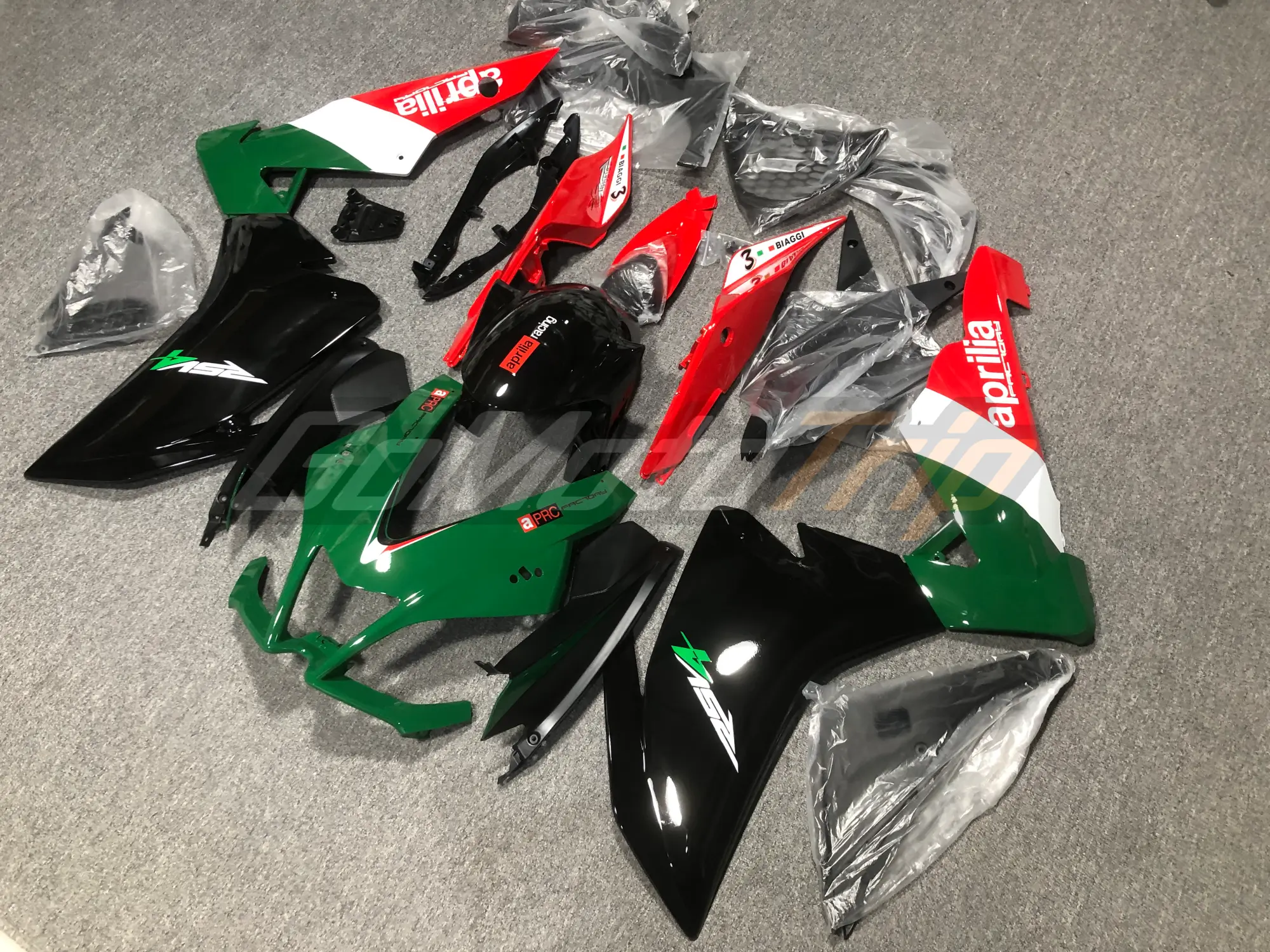 2011-Aprilia-RSV4-Factory-APRC-SE-DIY-Fairing-12