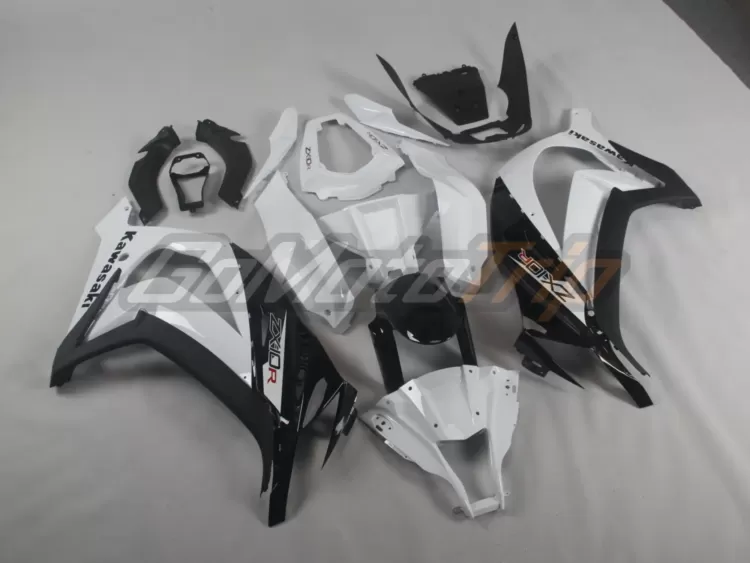 2011-2015-Kawasaki-Ninja-ZX-10R-Black-White-Faring-3