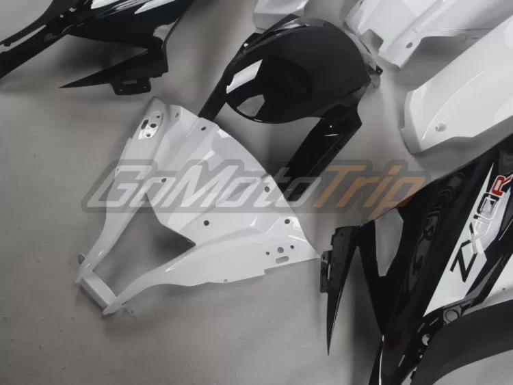 2011-2015-Kawasaki-Ninja-ZX-10R-Black-White-Faring-8