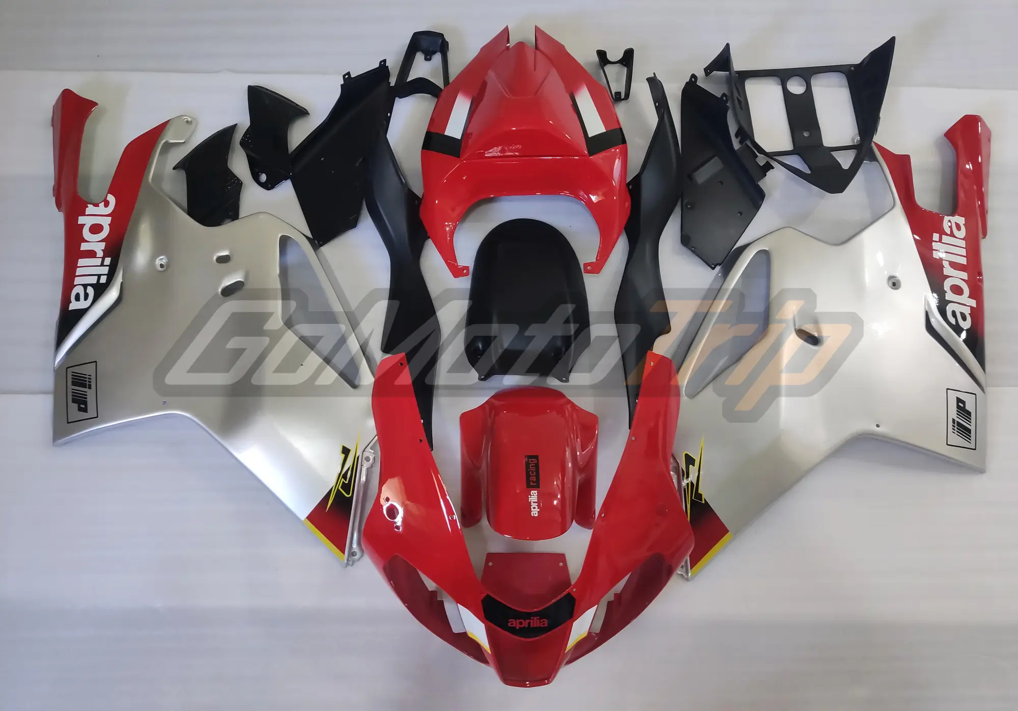 RSV 1000 R Factory Silver Red Fairing 1