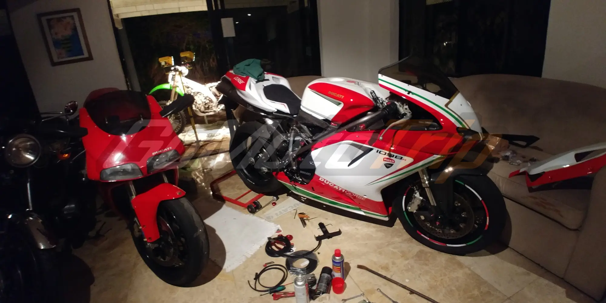 Rider-Review-Karlo-Ducati-1098-R-Corse-Fairing-1