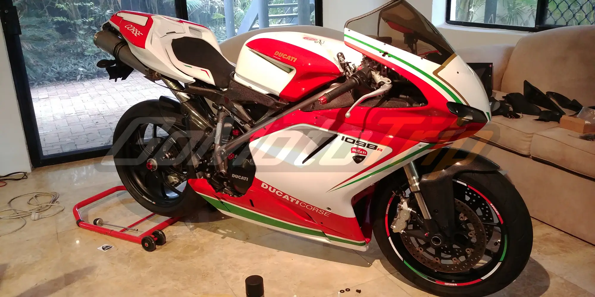 Rider-Review-Karlo-Ducati-1098-R-Corse-Fairing-3
