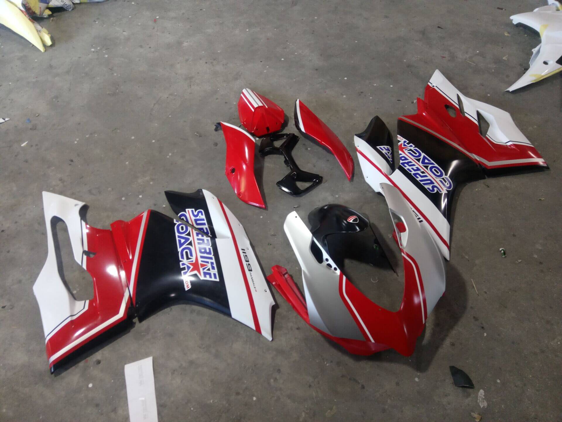 Superbike Coach Fairing By Can Akkaya 4