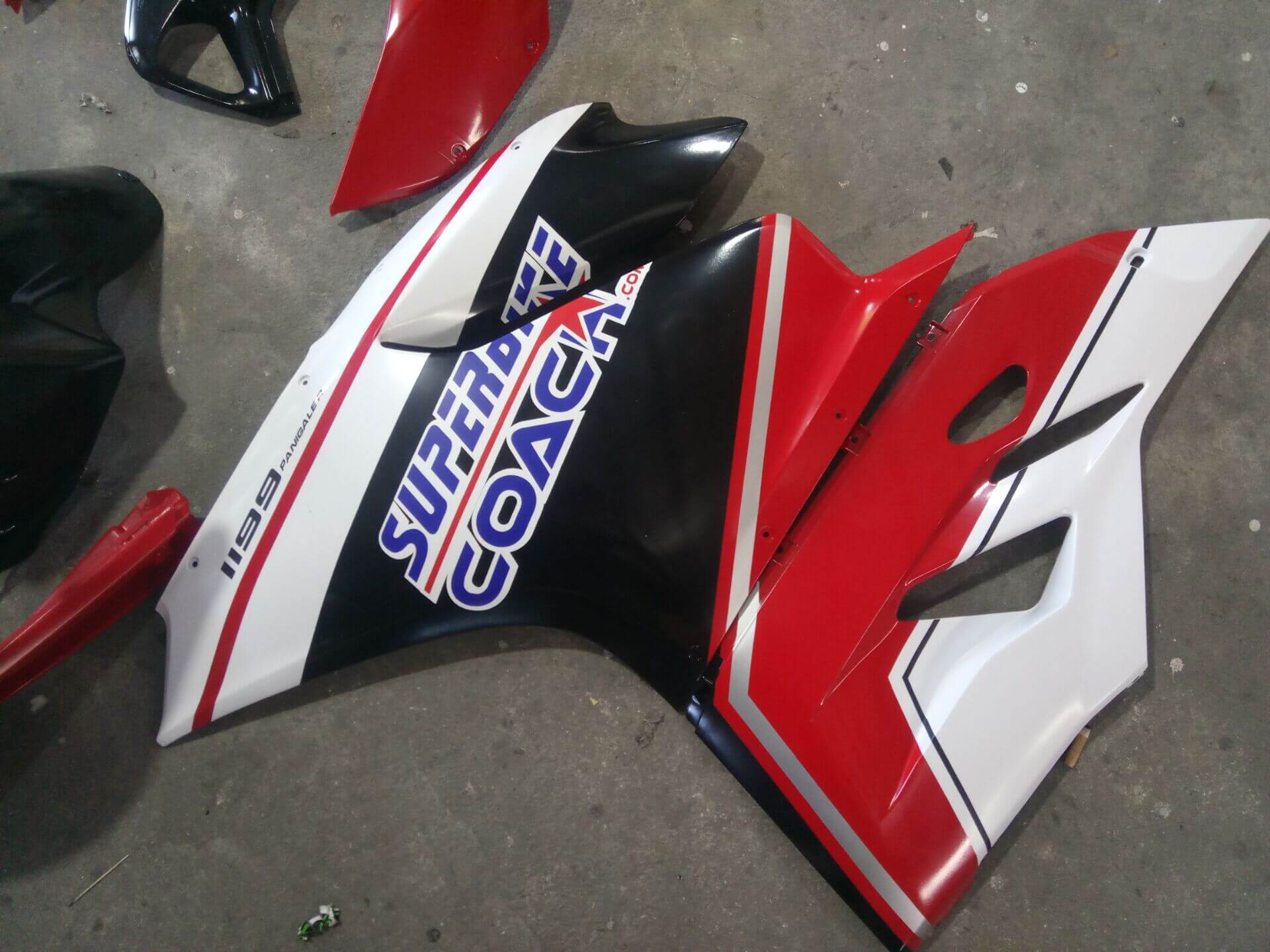 Superbike Coach Fairing By Can Akkaya 5