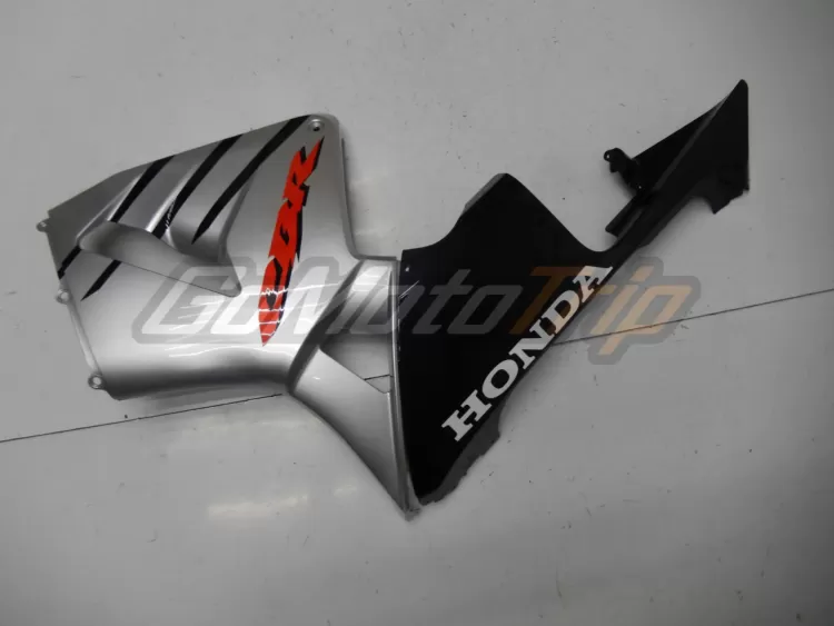 2005-2006-Honda-CBR600RR-Black-Silver-Fairing-18