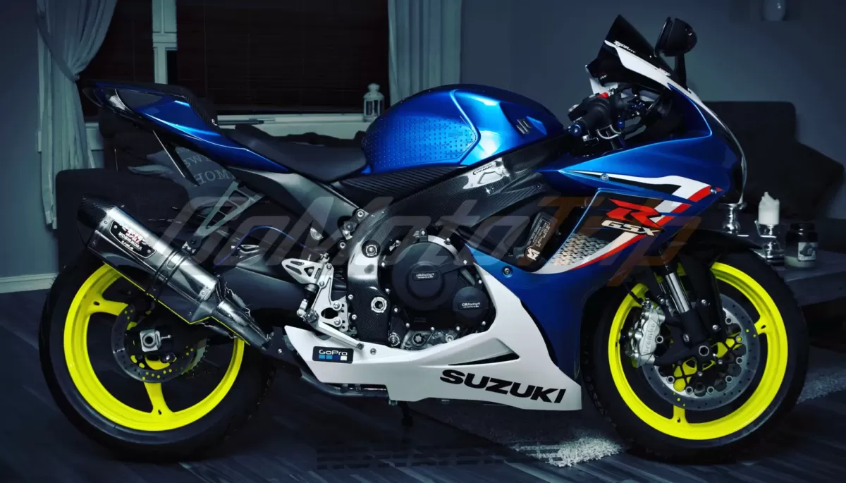 Rider-Review-Bjarne-2014-Suzuki-GSX-R600-Classic-Blue-Fairing