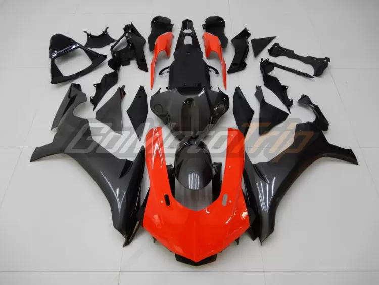 2015-2019-Yamaha-YZF-R1-Bright-Red-Gray-Fairing-1