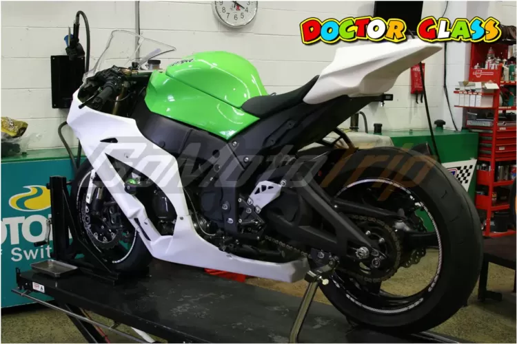 Kawasaki-Ninja-ZX-10R-2011-2015-Race-Bodywork-On-Bike-5_8