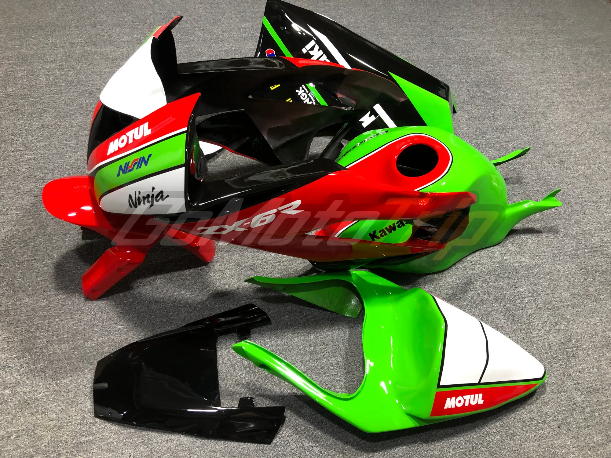 Kawasaki-Ninja-ZX-6R-WSS-2009-Race-Bodywork-2