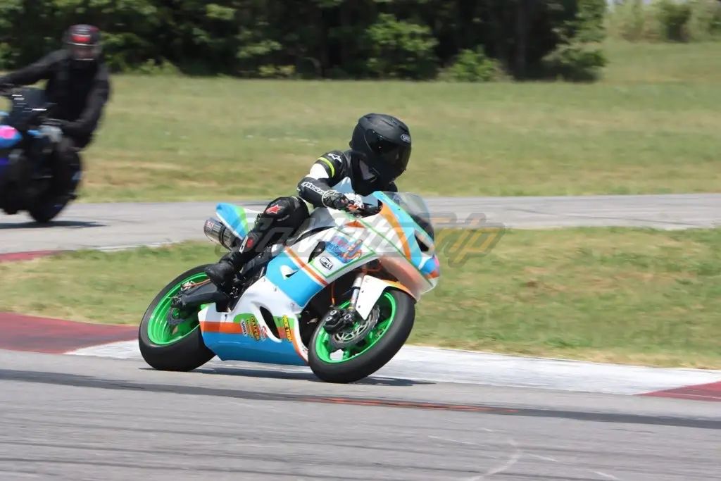 Rider Review 135203 Zachary Burke With Squirrels Shop Zx6r 2005 2006 Race Bodywork 5